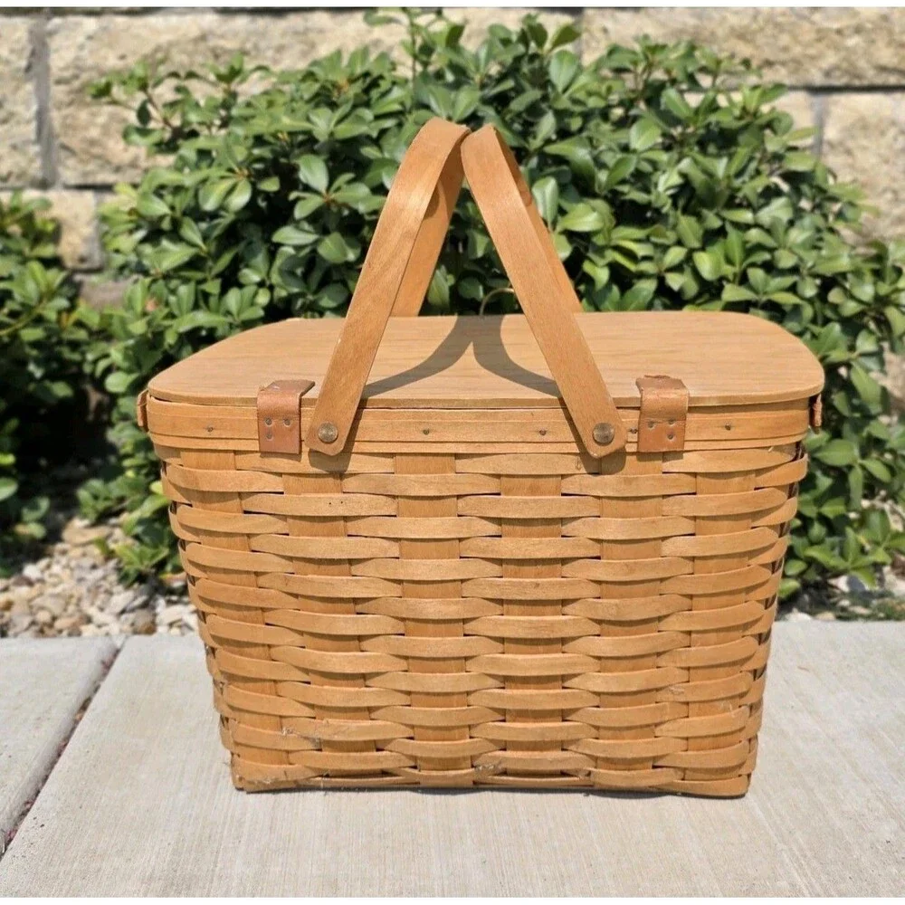 Longaberger 1995 Large Picnic Basket With Lid & Handles